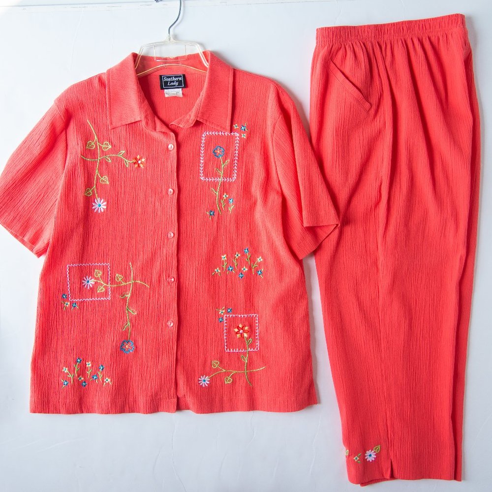 Vintage Southern Lady Top and Crop Pants Size 12 Color Coral embroidery
